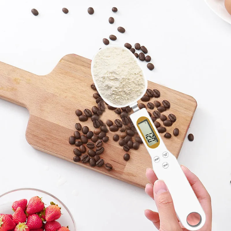 Electronic measuring spoon